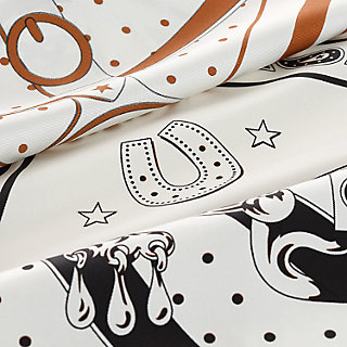 エルメス カレ ダブルフェイス 140 朝の散歩・バンダナ バンダナ スカーフ カレダブルフェイス 140 《朝の散歩・バンダナ》 - ホワイト